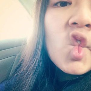 Meet your Posher, Hilary